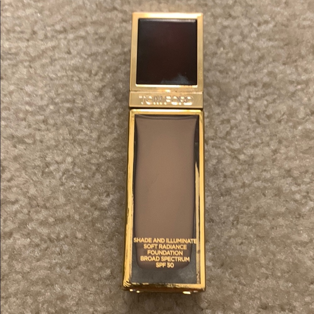Tom ford shade and illuminate foundation